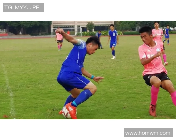 足球明星高高白白的魅力与风采在绿茵场上闪耀光芒 足球明星高高白白的魅力与风采在绿茵场上闪耀光芒